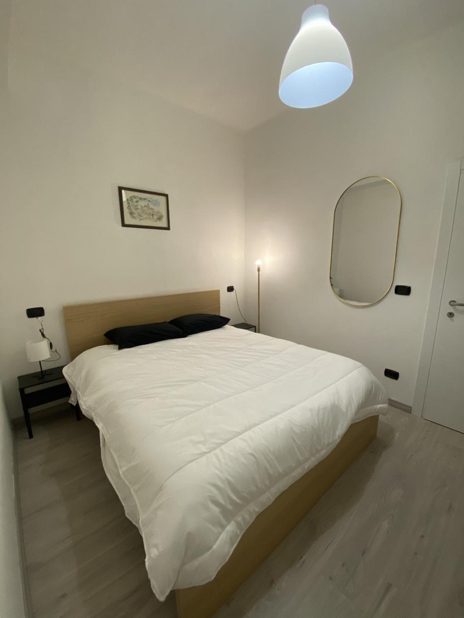 Lake Front Apartments, Lecco Buitenkant foto